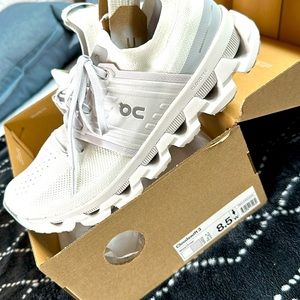 On Running, Cloudswift 3 athletic shoes